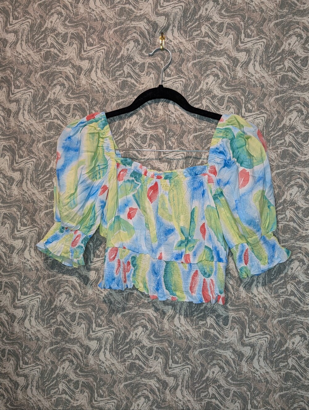 NWT Easel Crop Top Size Small